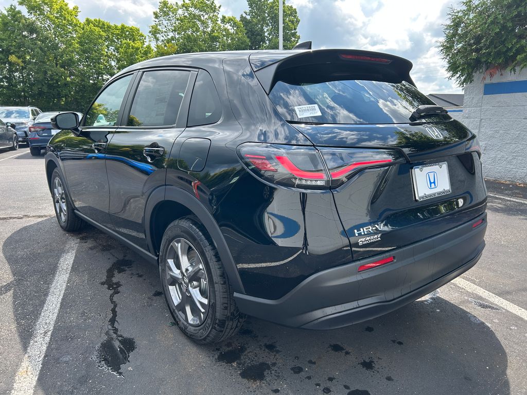 2026 Honda HR-V LX photo 2