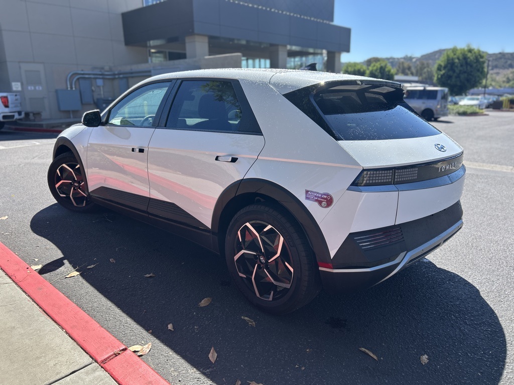 2024 Hyundai Ioniq 5 SE photo 2