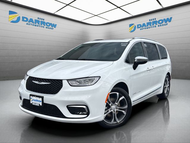 2026 Chrysler Pacifica Pinnacle's photo