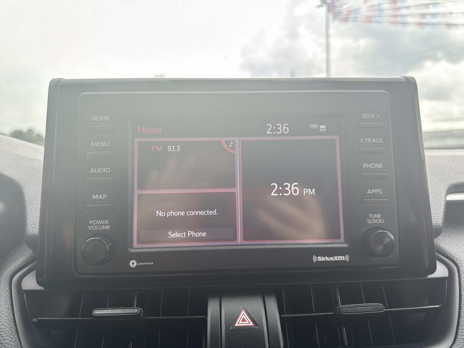 2022 Toyota RAV4 XLE photo 22