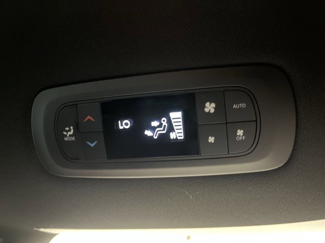 2025 Chrysler Pacifica photo 29