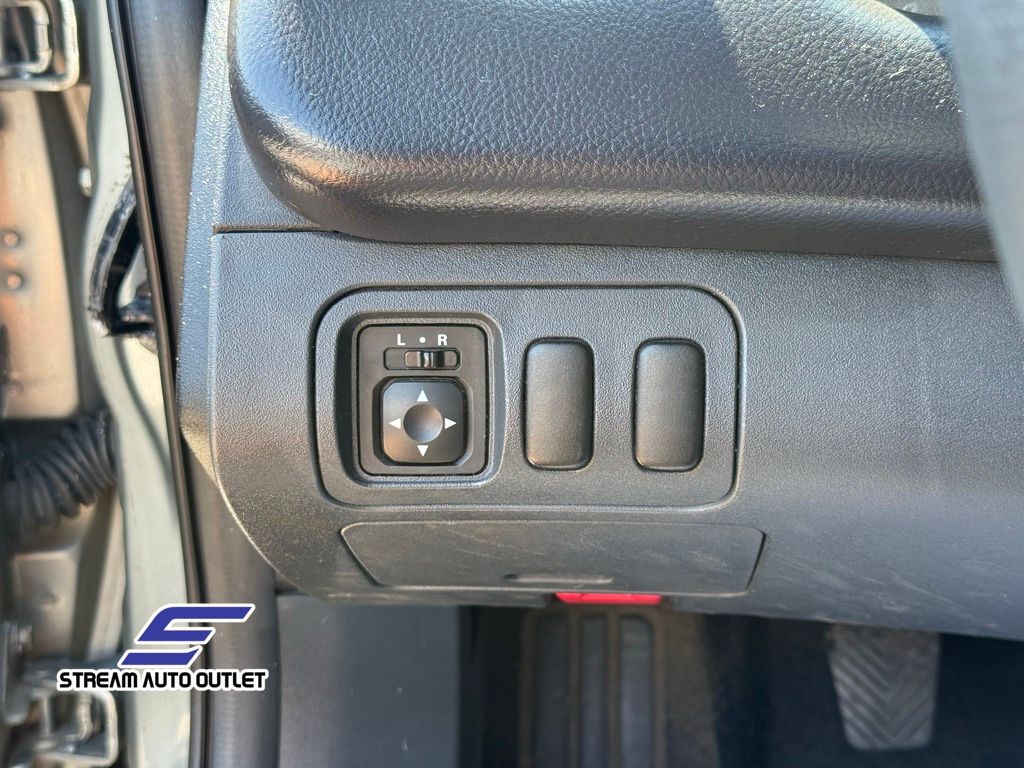 2008 Mitsubishi Eclipse GS photo 17