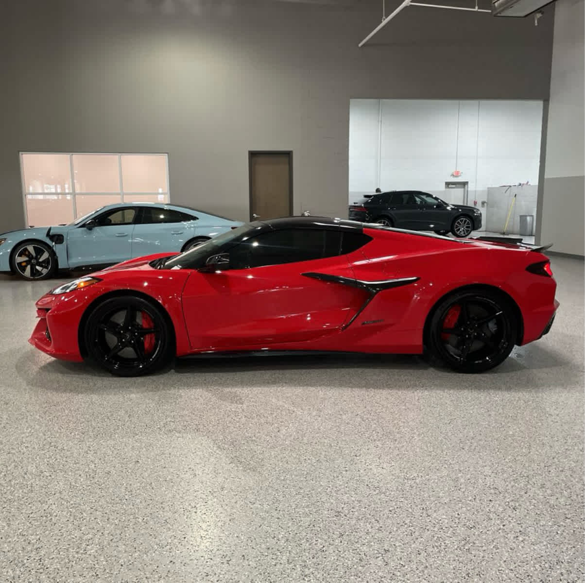 2025 Chevrolet Corvette E-Ray Coupe photo 2