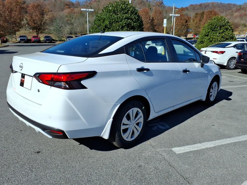 2025 Nissan Versa S photo 3