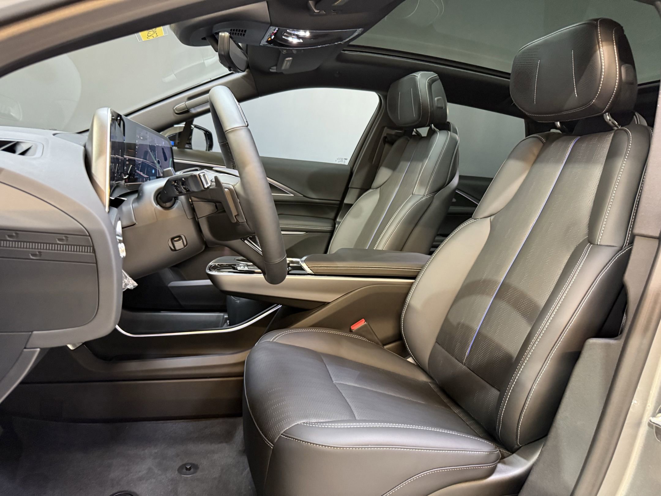 2025 Cadillac Lyriq Sport photo 3