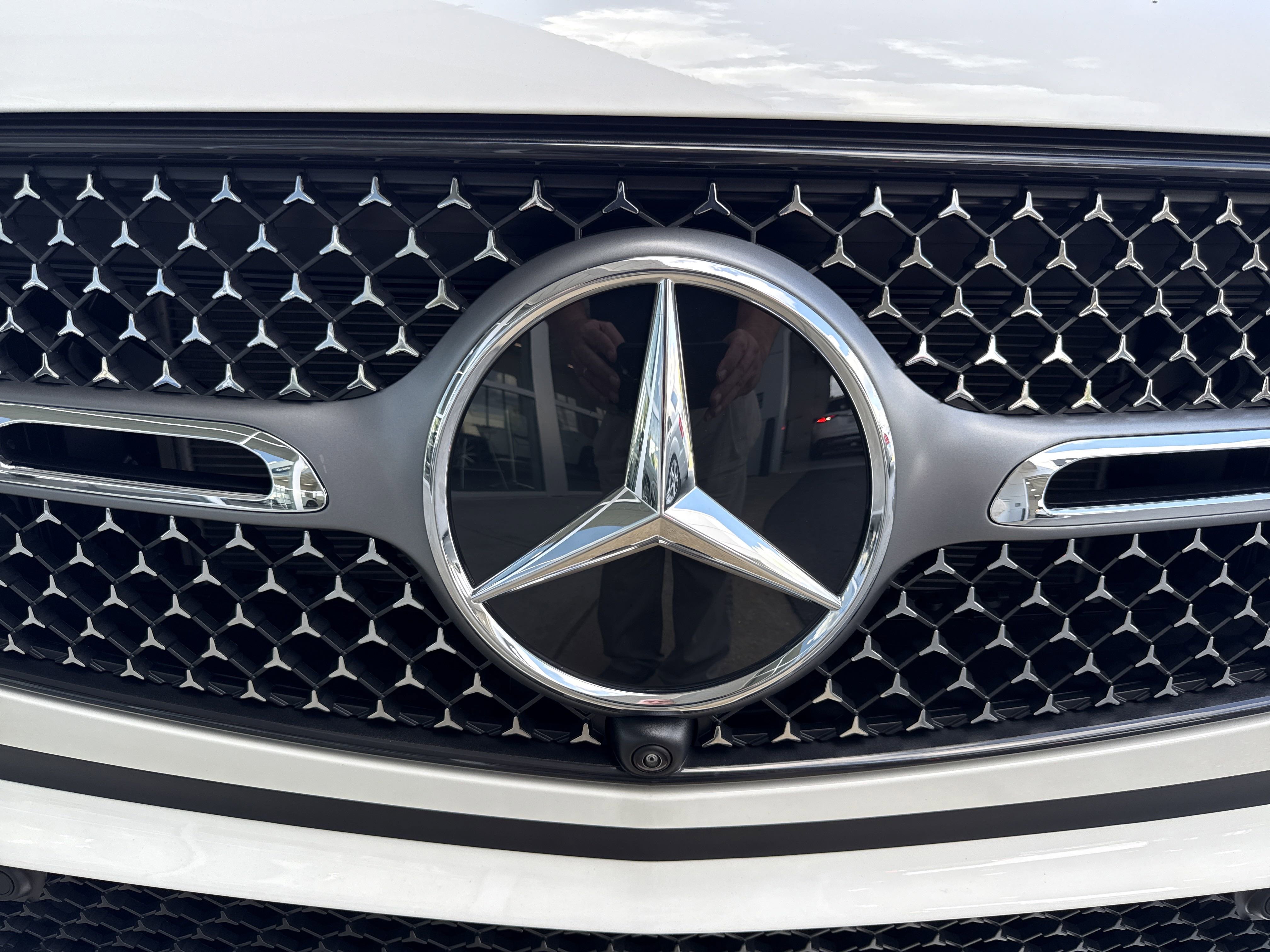 2026 Mercedes Benz GLC 300 4MATIC photo 2