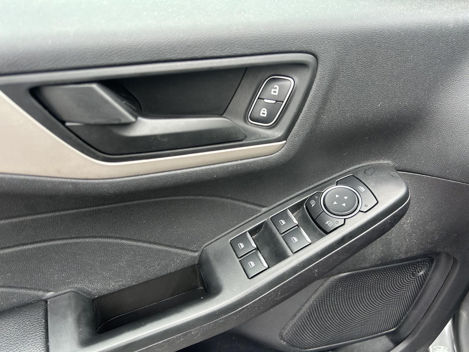 2022 Ford Escape SE photo 12