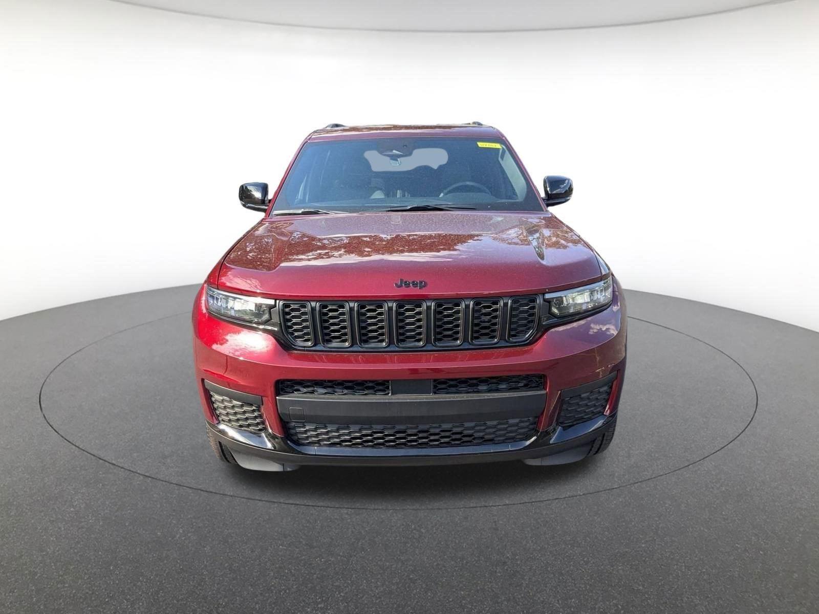 2025 Jeep Grand Cherokee Altitude photo 9