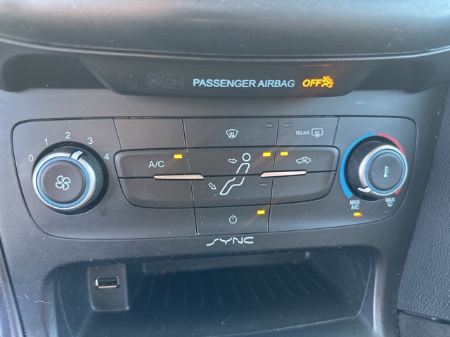 2018 Ford Focus SE photo 14