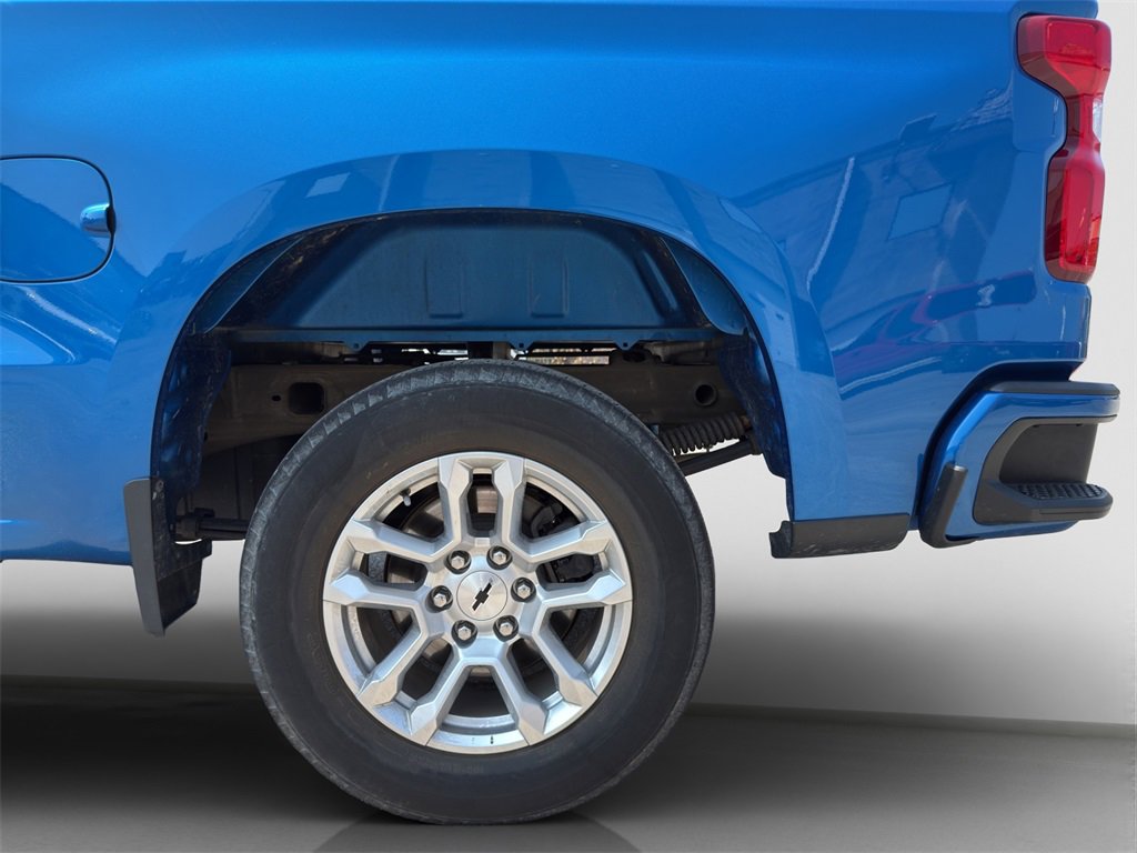 2022 Chevrolet Silverado RST photo 8
