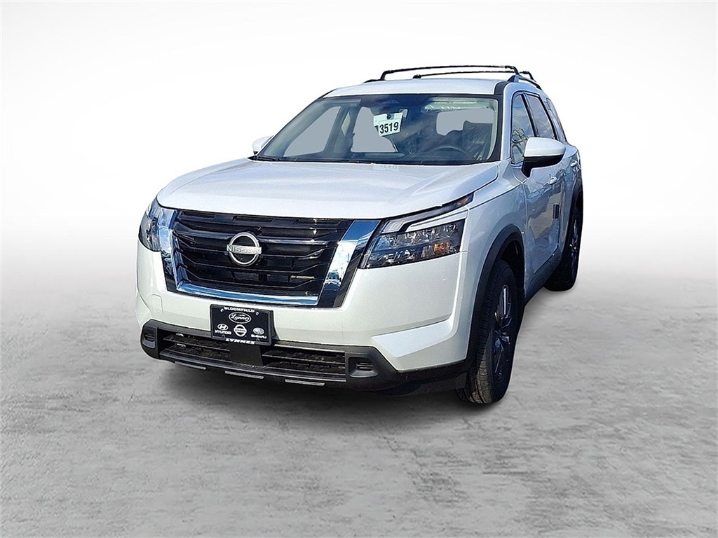 2025 Nissan Pathfinder SV photo 3
