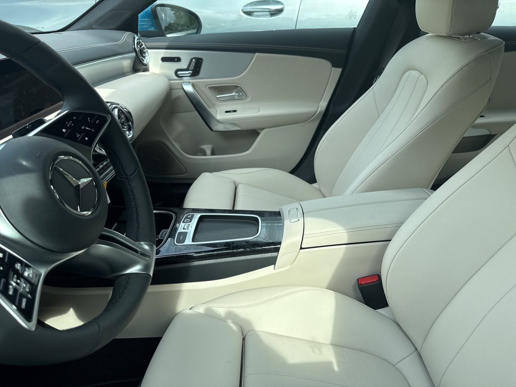 2025 Mercedes Benz CLA 250 photo 3