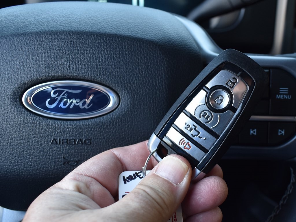 2026 Ford F-250 Lariat photo 9