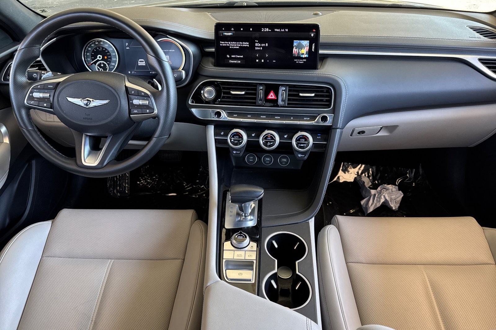 2023 Genesis G70 2.0T photo 13