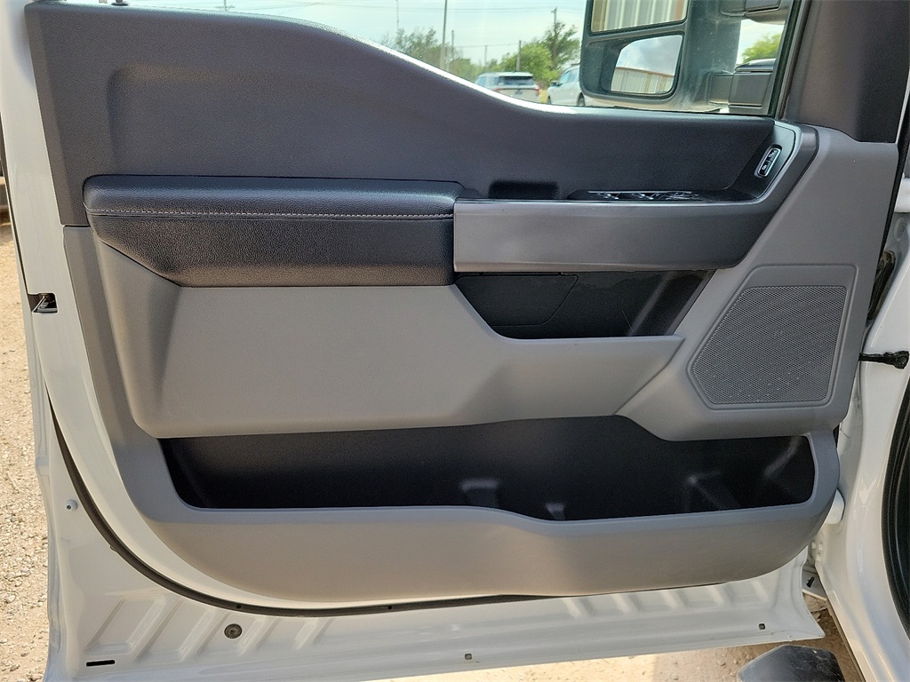 2023 Ford F-350 XLT photo 18