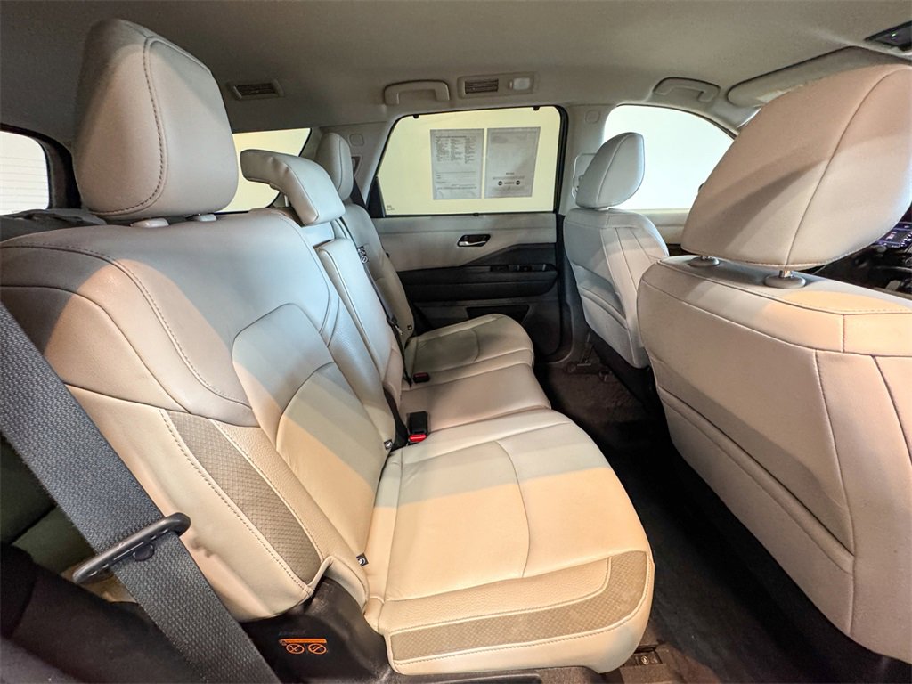 2022 Nissan Pathfinder SL photo 24