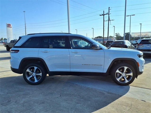 2023 Jeep Grand Cherokee Limited photo 3