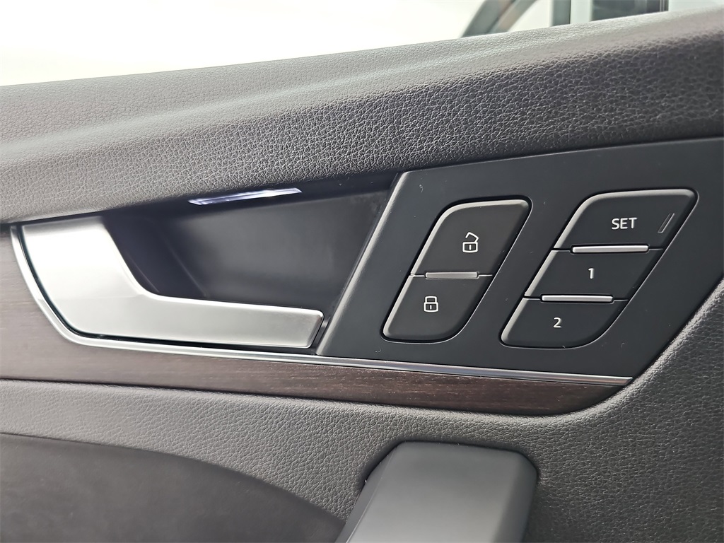 2021 Audi Q5 45 Premium Plus photo 33