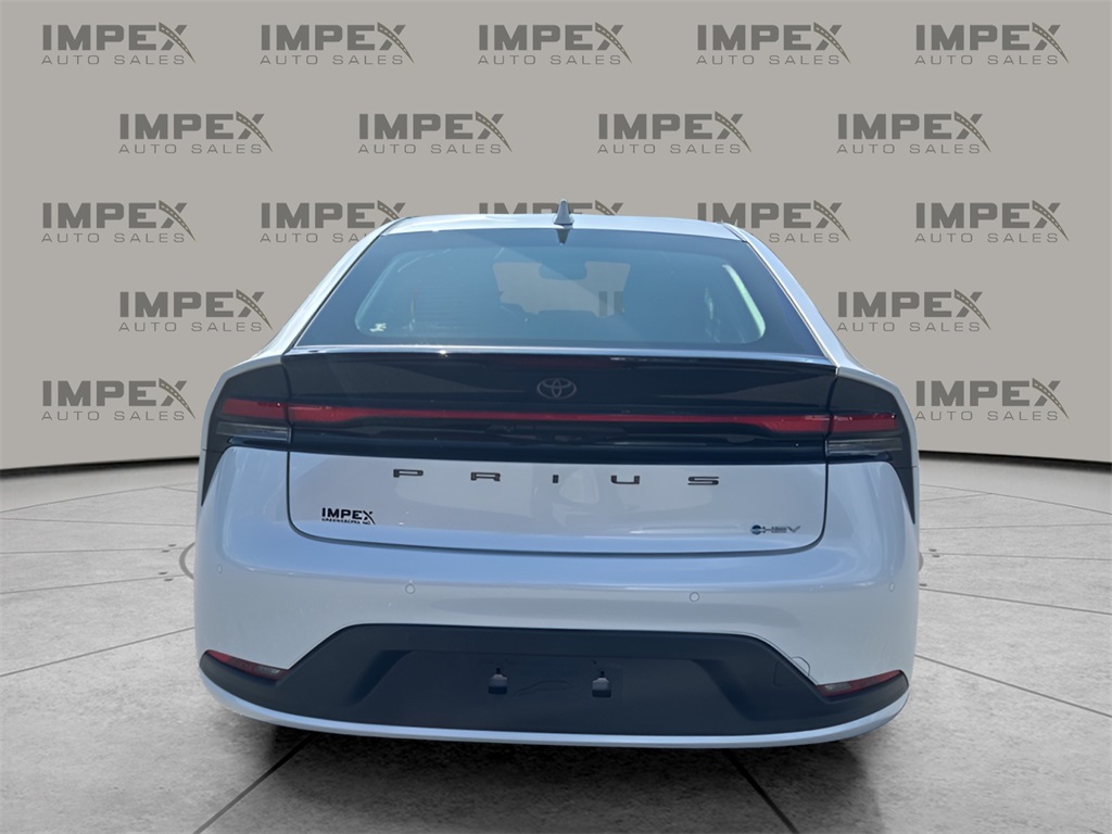 2025 Toyota Prius XLE photo 4