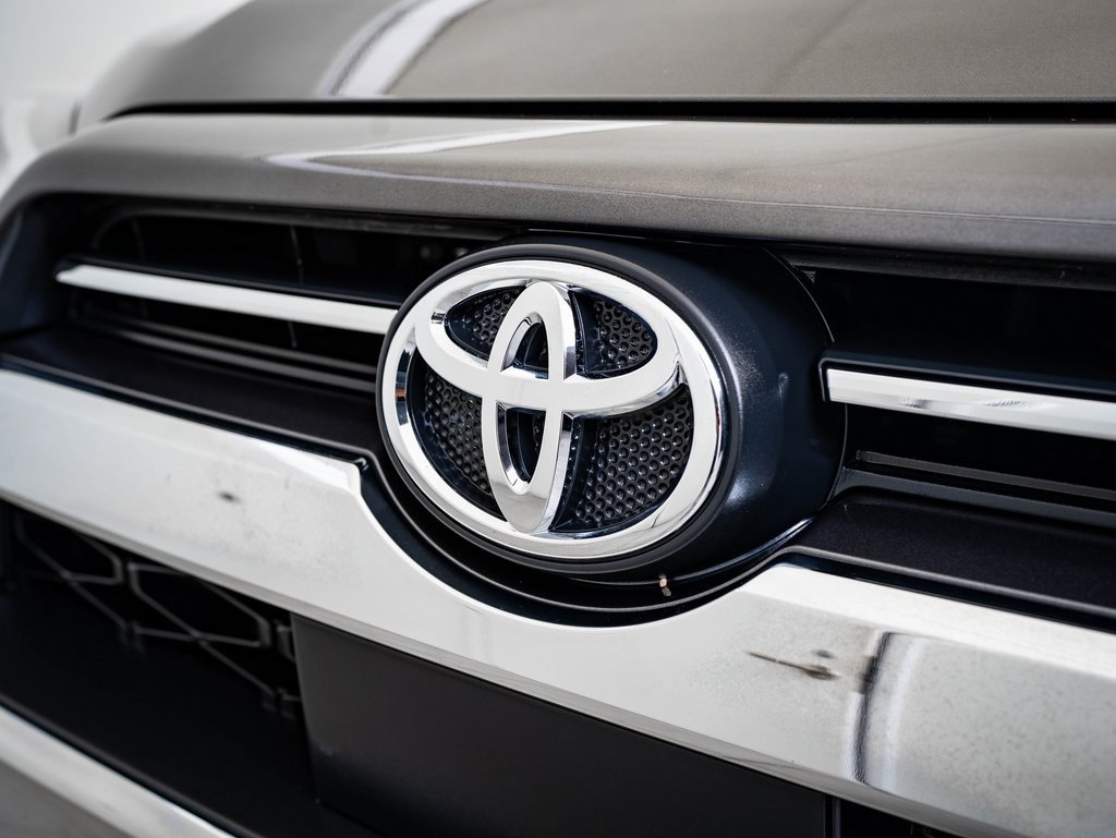 2022 Toyota 4Runner Limited photo 3