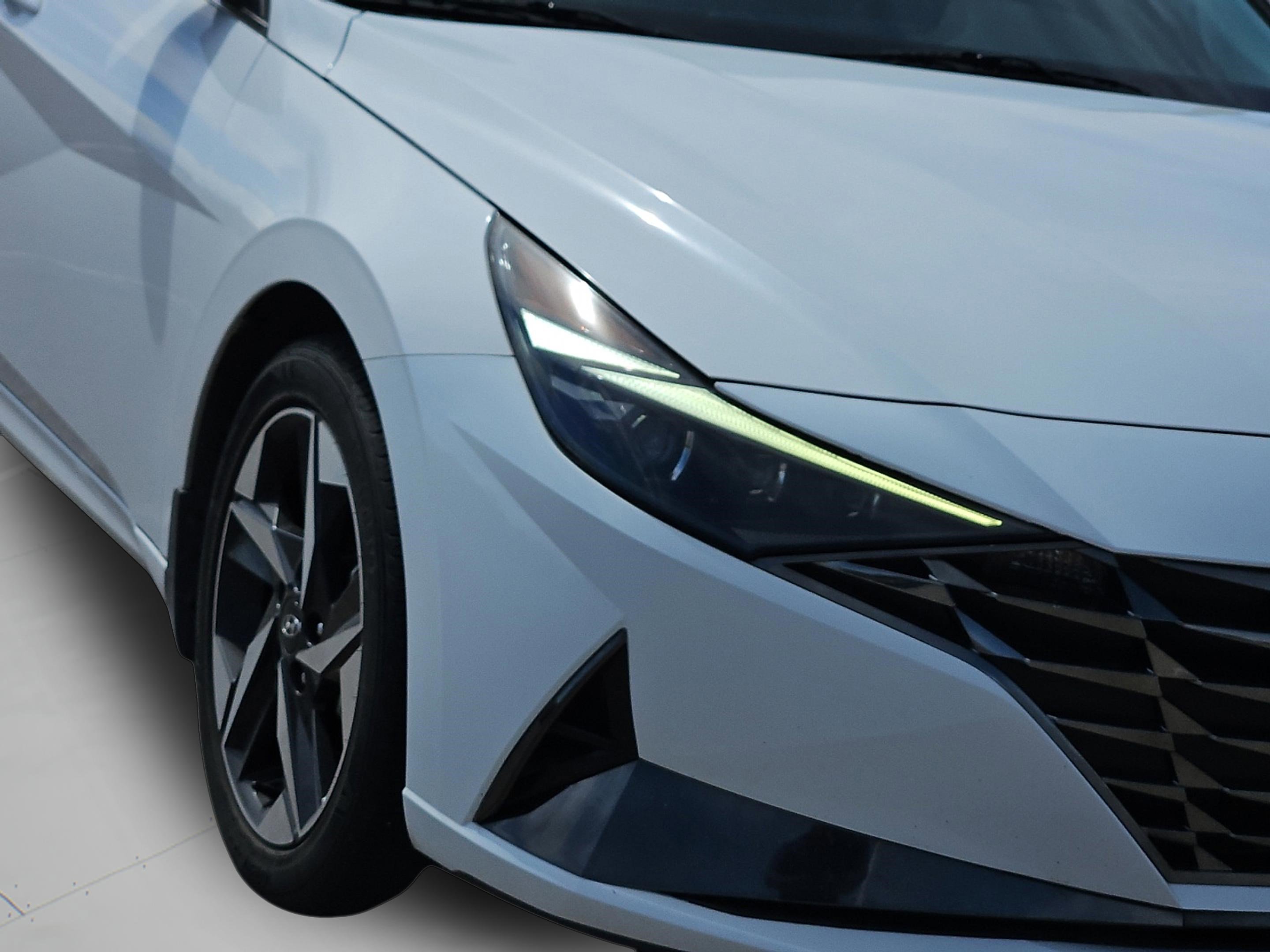 2023 Hyundai Elantra Limited photo 5