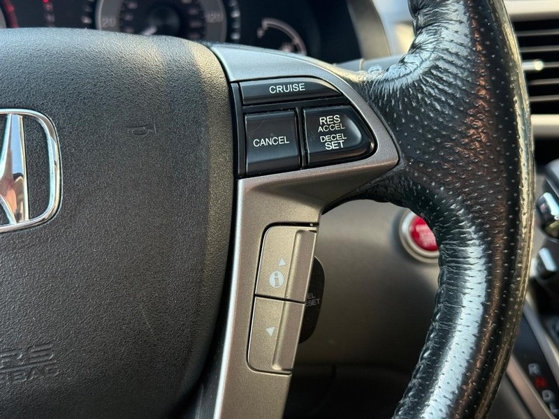 2016 Honda Odyssey Touring photo 21