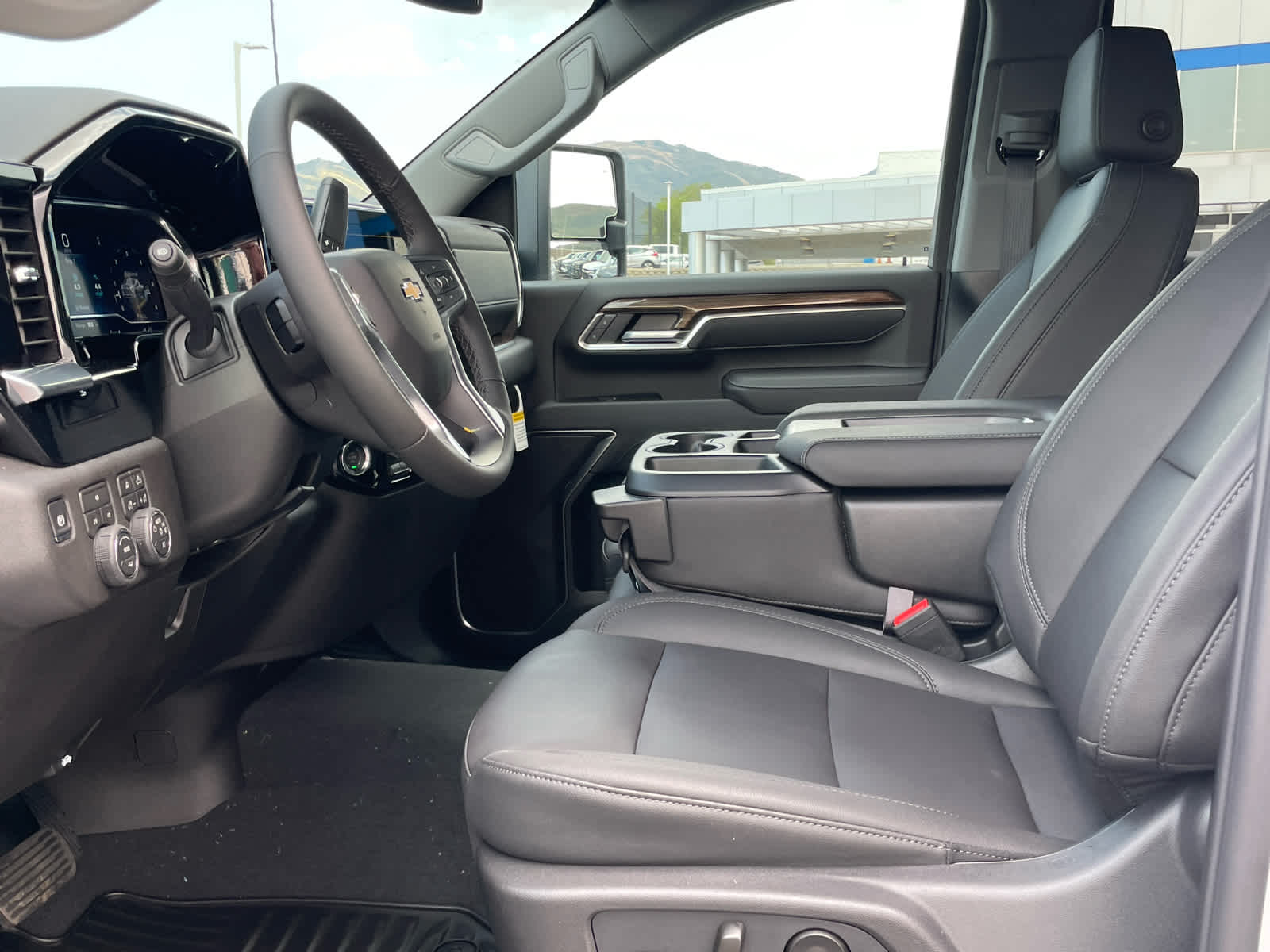 2025 Chevrolet Silverado 3500HD LT photo 23