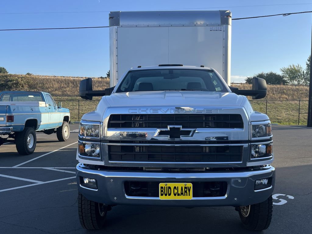 2024 Chevrolet Silverado 5500HD Work Truck photo 2