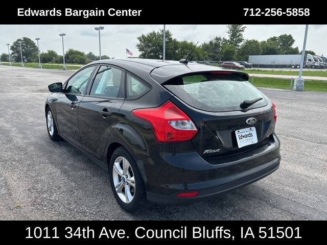 2012 Ford Focus SE photo 2