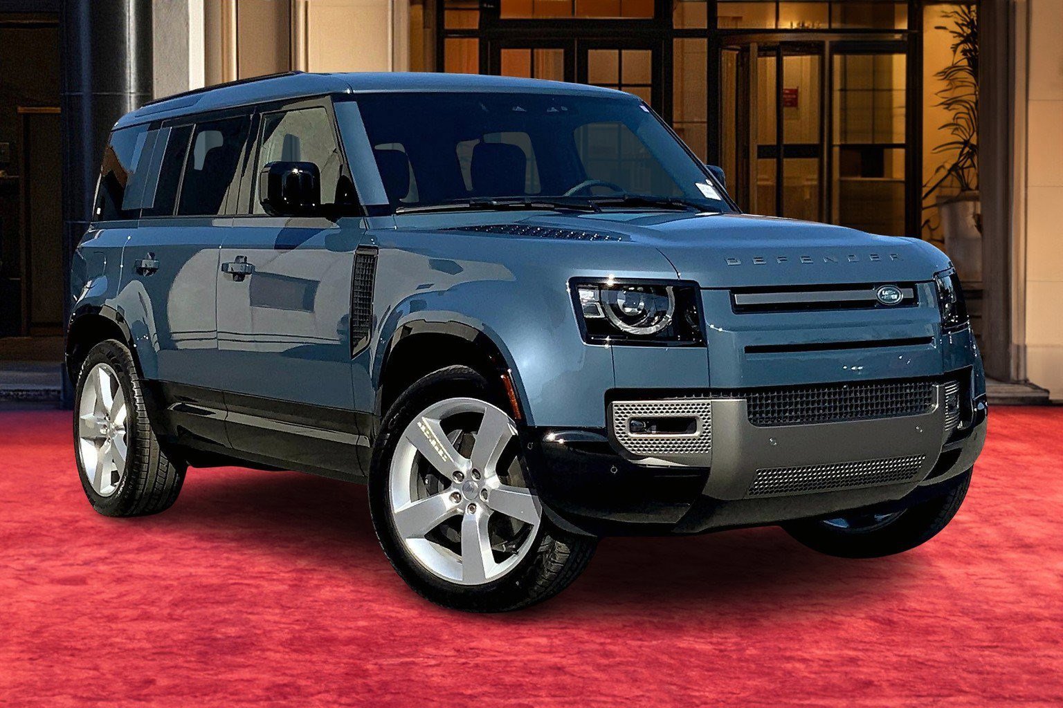 2025 Land Rover Defender 110 X-Dynamic SE photo 2