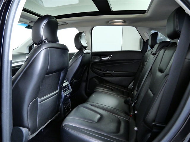 2019 Ford Edge Titanium photo 14