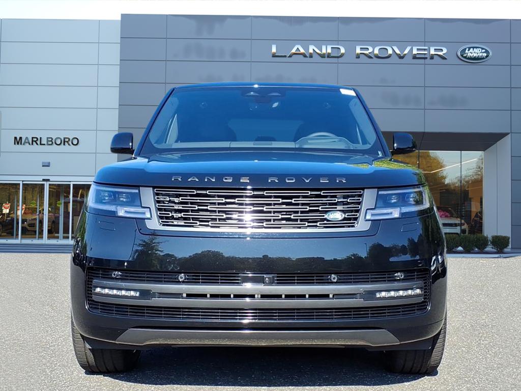 2025 Land Rover Range Rover SE photo 8