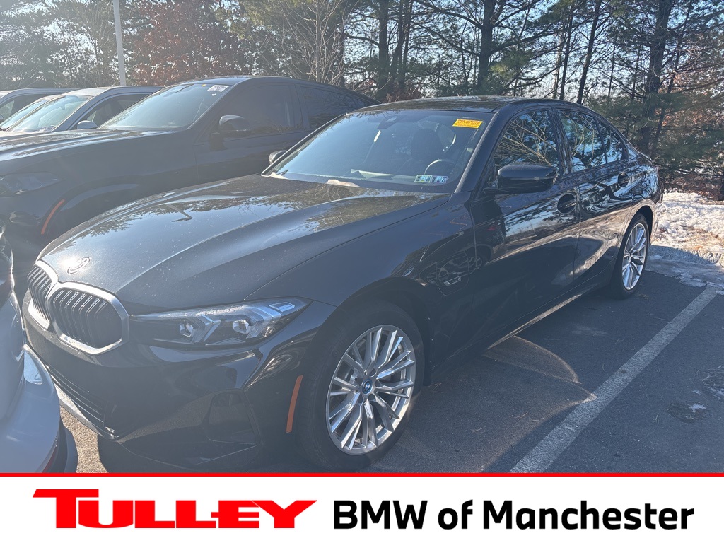 2023 BMW 3 Series 330's photo