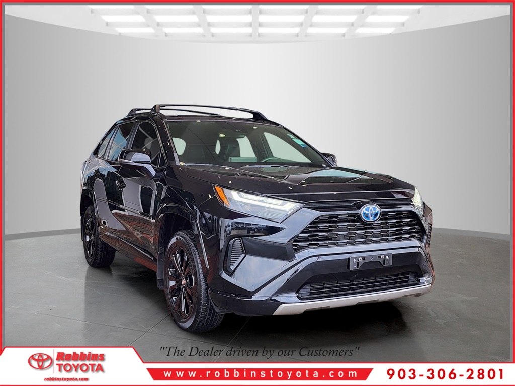 2024 Toyota RAV4 SE's photo