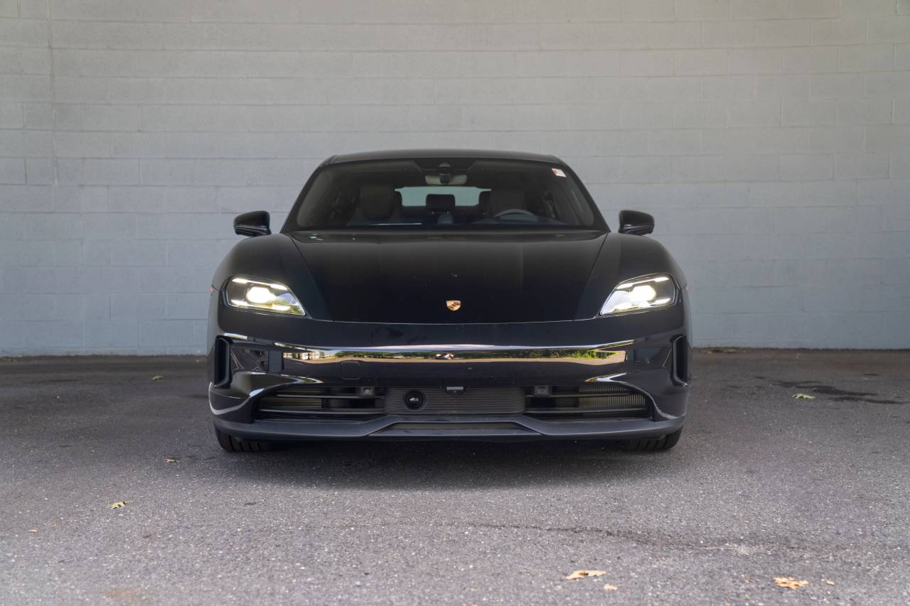 2025 Porsche Taycan 4 photo 12