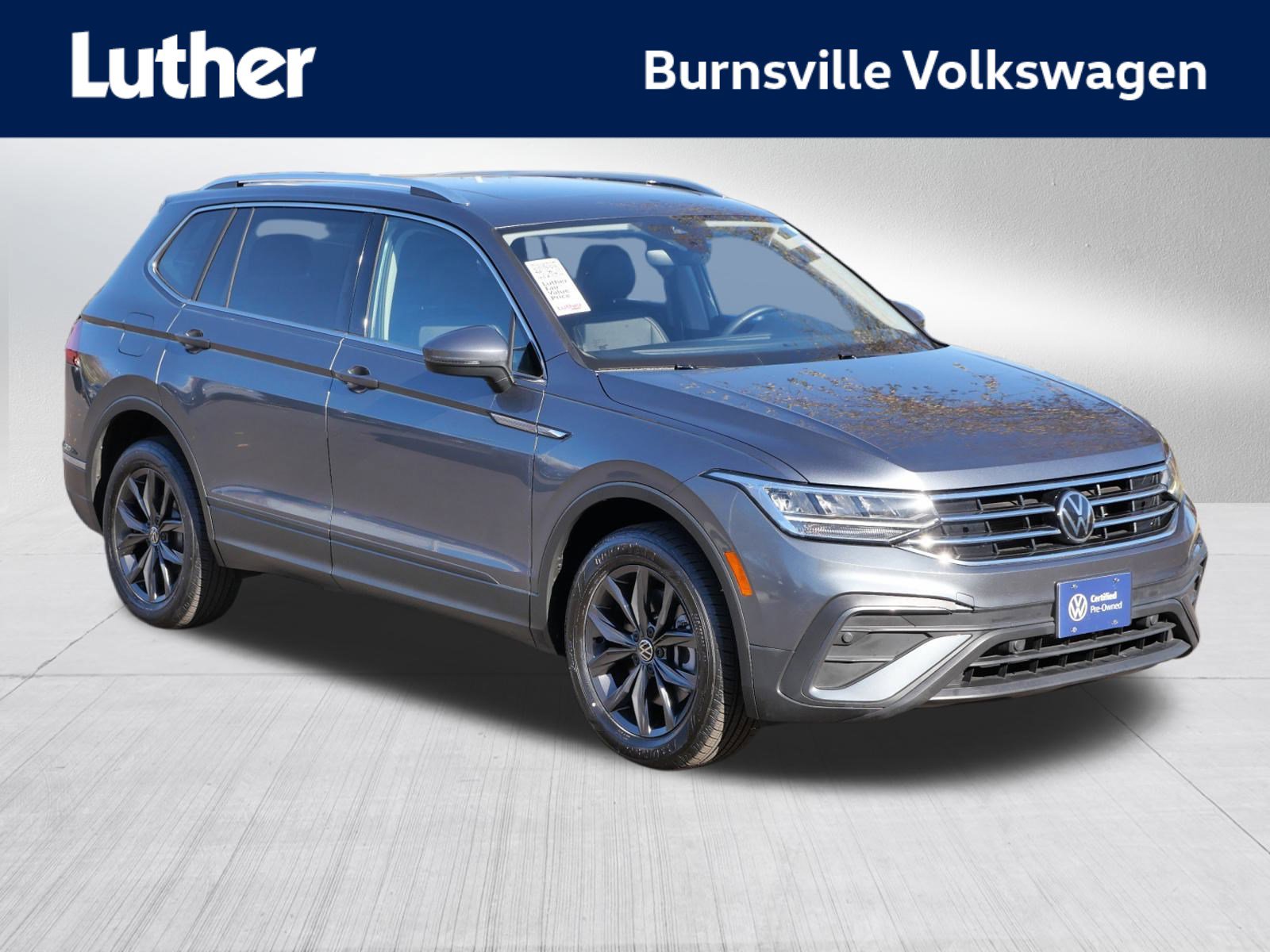 2022 Volkswagen Tiguan SE's photo