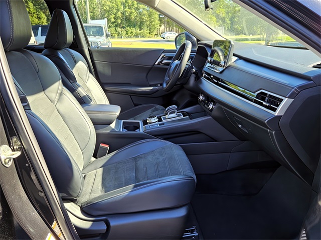 2024 Mitsubishi Outlander SE photo 16