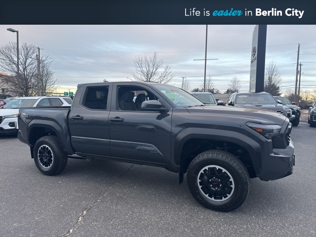2024 Toyota Tacoma TRD Off Road's photo