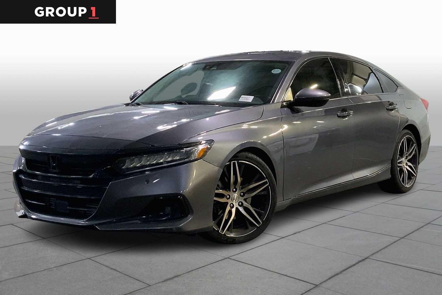 2022 Honda Accord Touring's photo