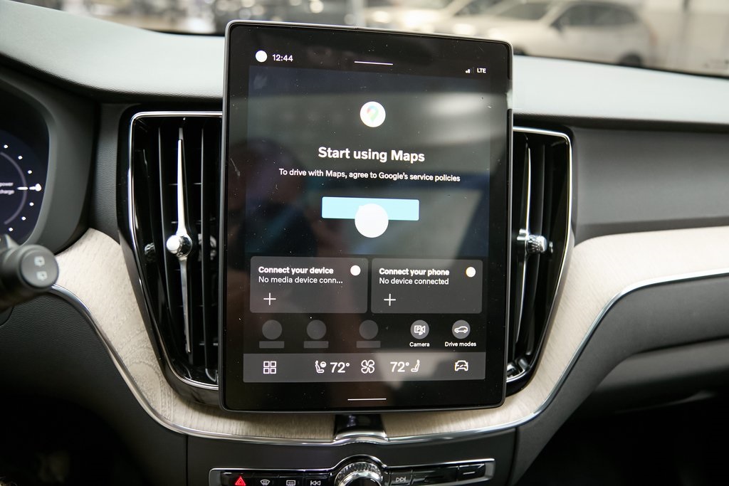 2026 VOLVO XC60 - Image 24