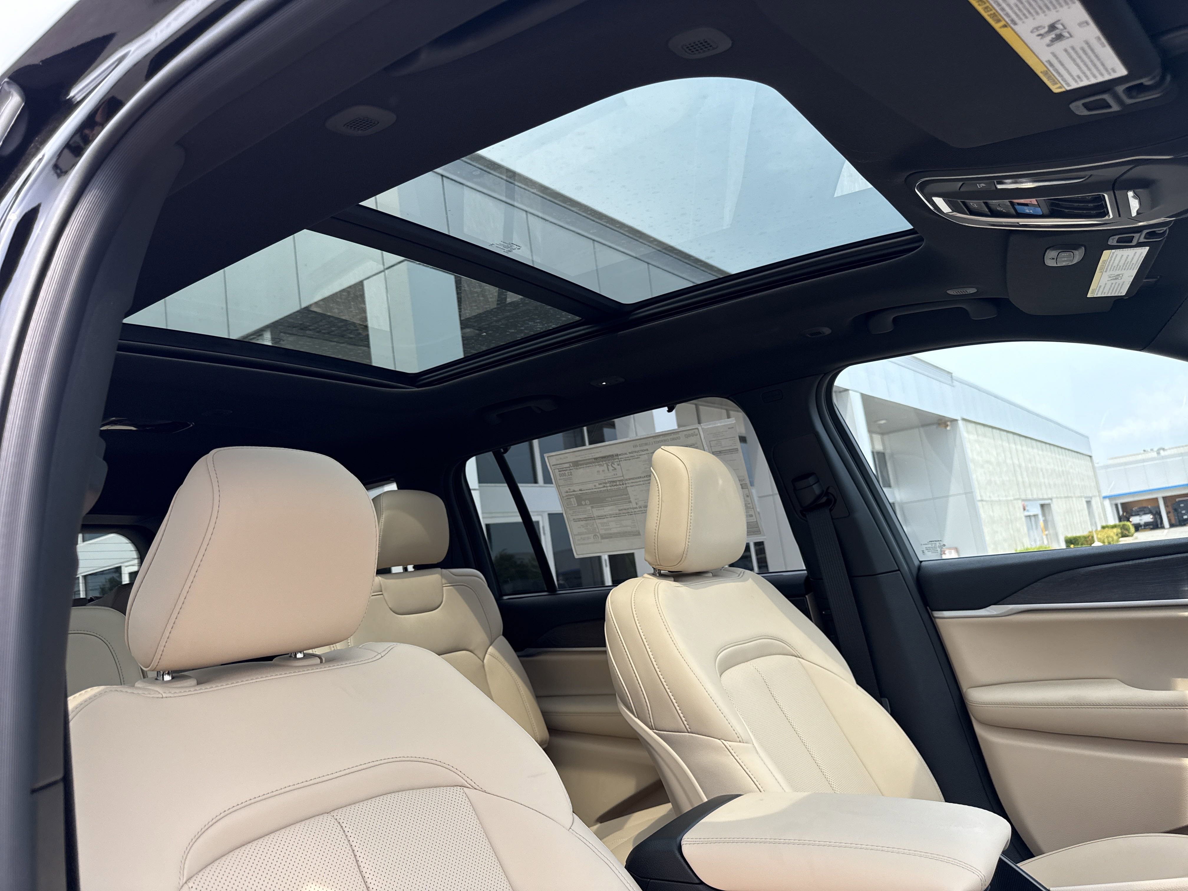 2025 Jeep Grand Cherokee Limited photo 3