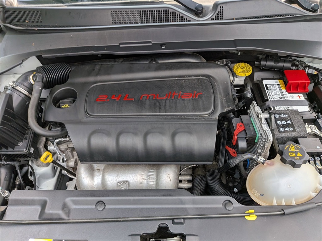 2022 Jeep Compass Latitude Lux photo 24