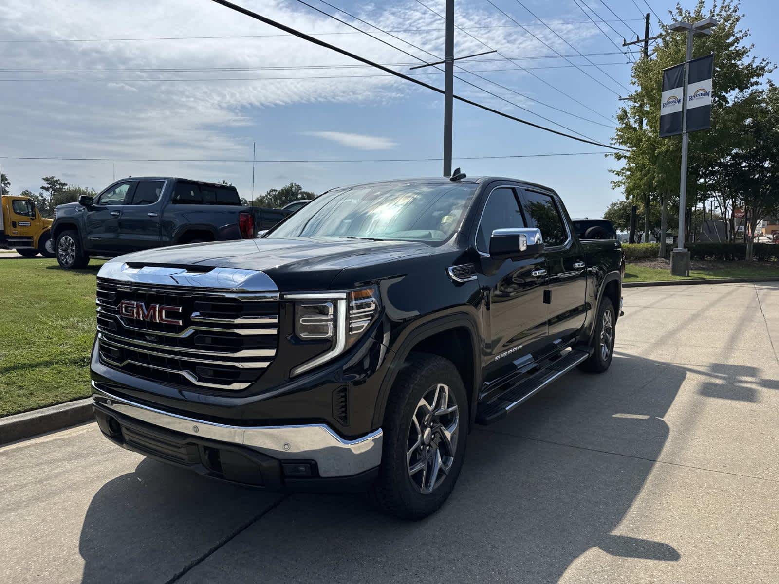 2026 Gmc Sierra 1500 SLT photo 3