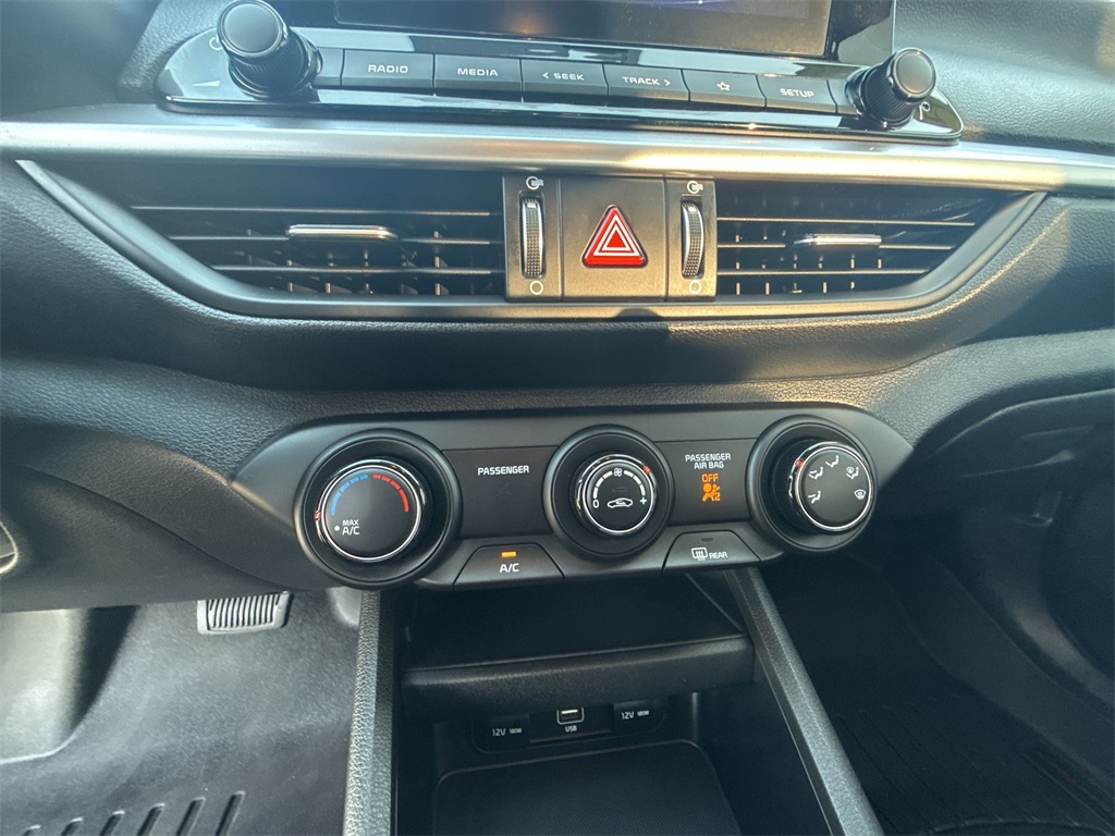 2023 Kia Forte LXS photo 16