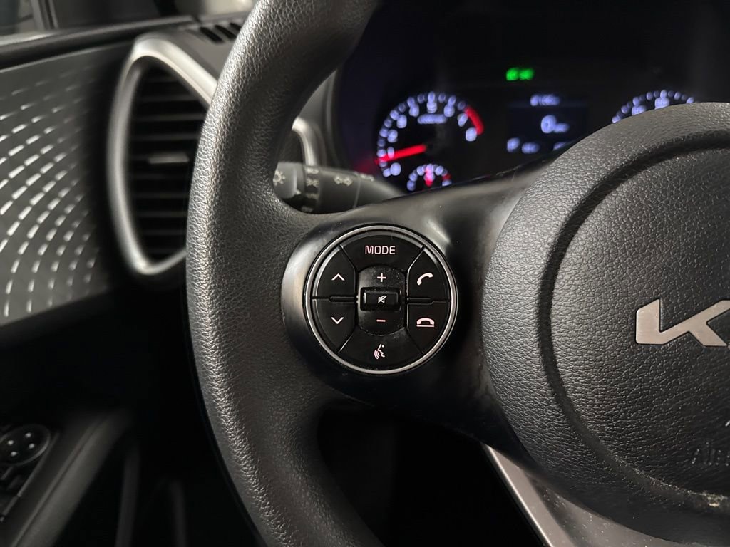 2022 Kia Soul LX photo 8