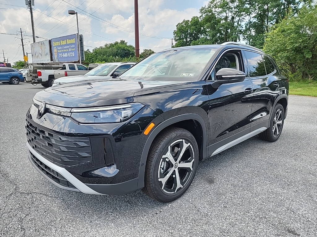 2025 Volkswagen Tiguan SE's photo