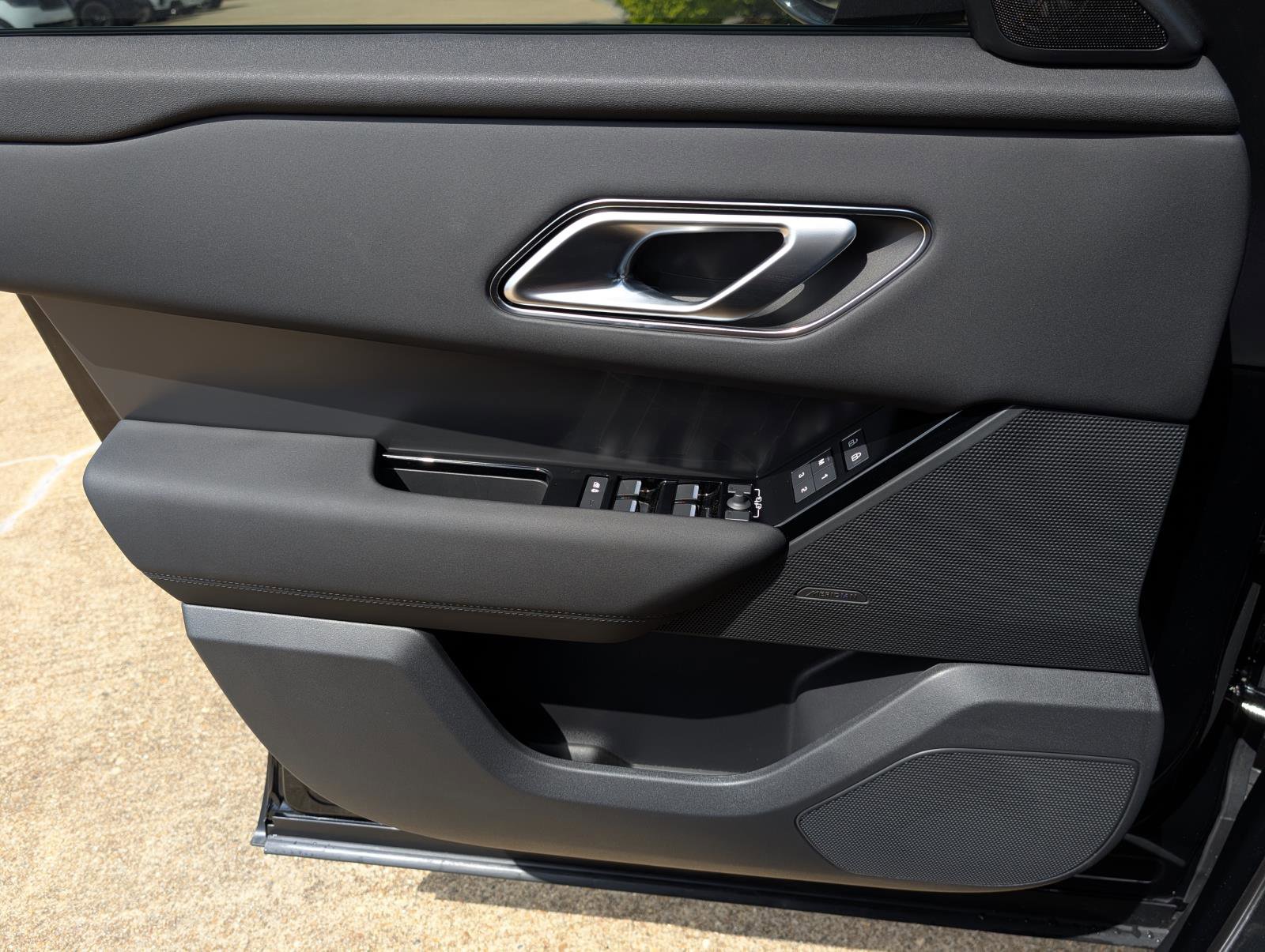 2026 Land Rover Range Rover Velar S photo 20