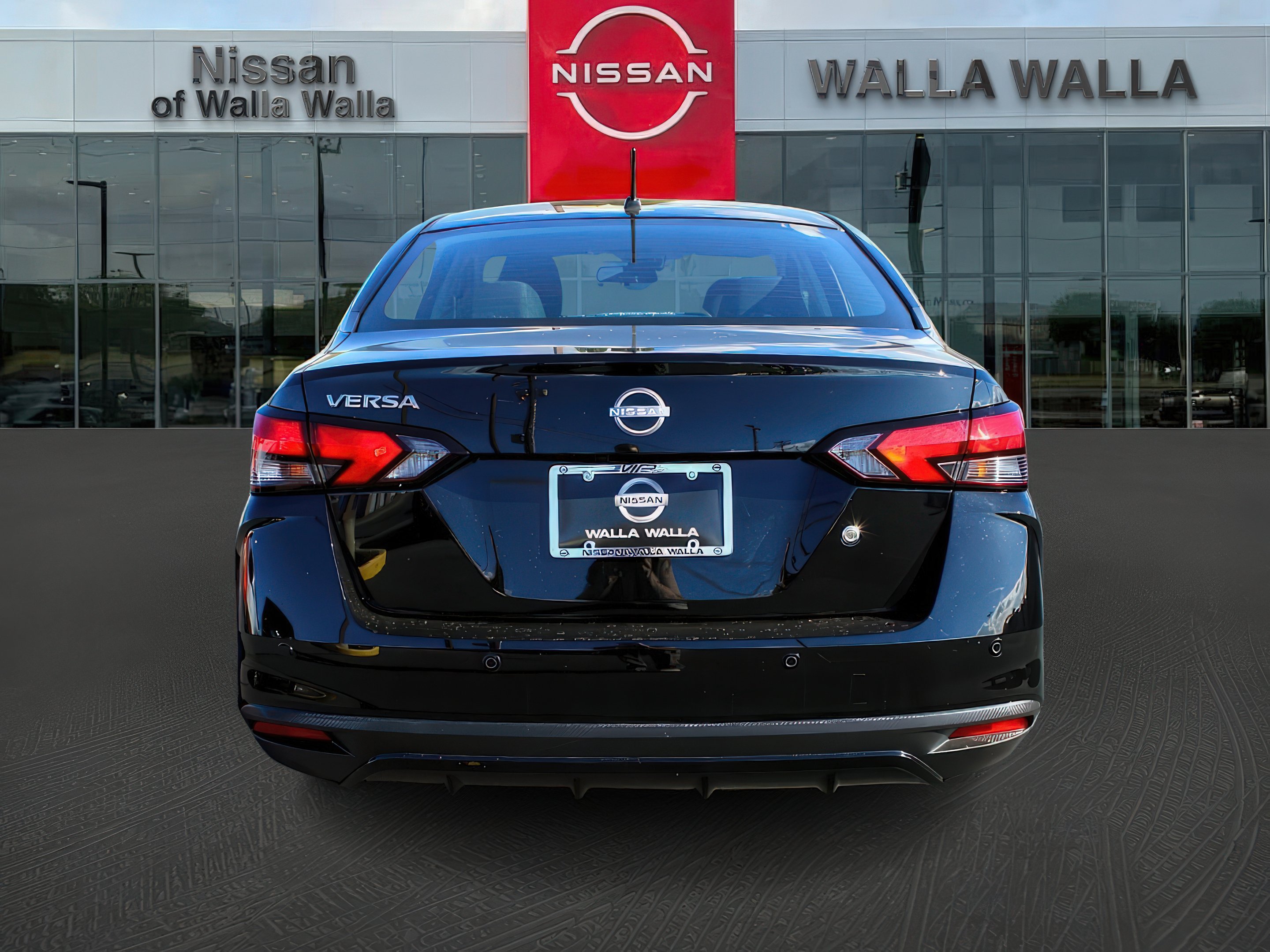 2025 Nissan Versa S photo 6
