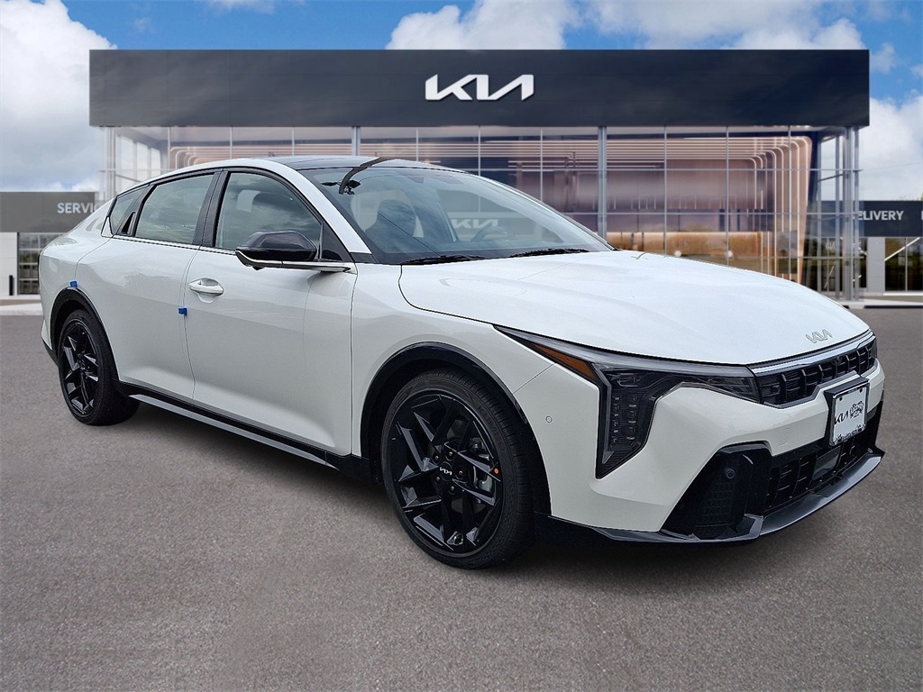 2025 Kia K4 GT-Line Turbo's photo