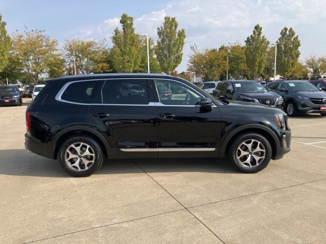 2022 Kia Telluride EX photo 3